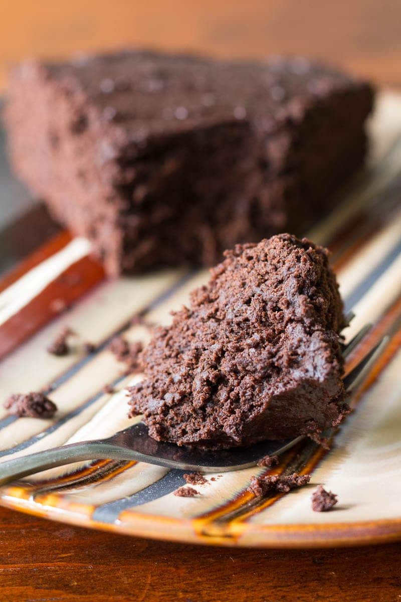 Chocolate Applesauce Cake: Rich Flavor with Less Fat