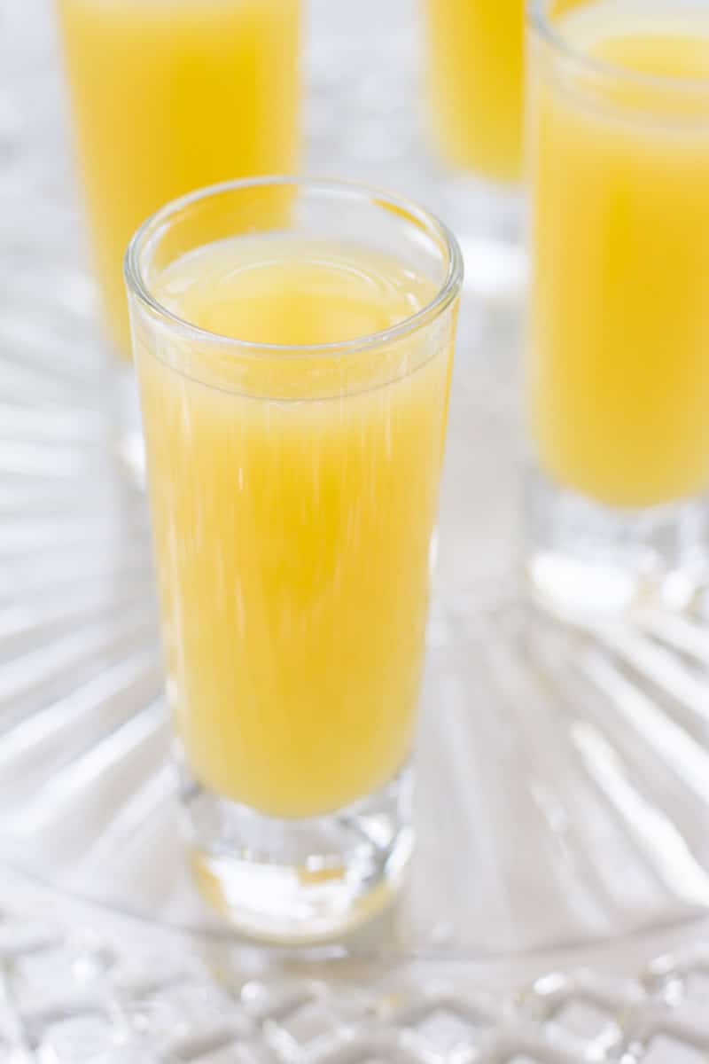 Love mimosas but prefer to skip the alcohol? Make this non alcoholic mimosa with just two ingredients! Fresh orange juice makes this recipe a winner.