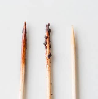 3 toothpicks show how to tell when brownies are done
