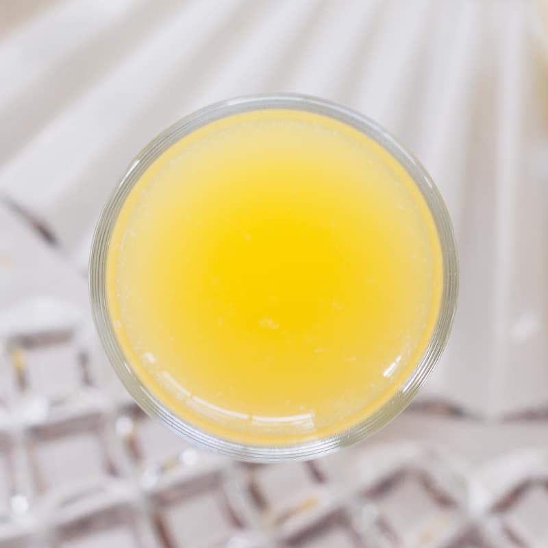 Love mimosas but prefer to skip the alcohol? Make this non alcoholic mimosa with just two ingredients! Fresh orange juice makes this recipe a winner.