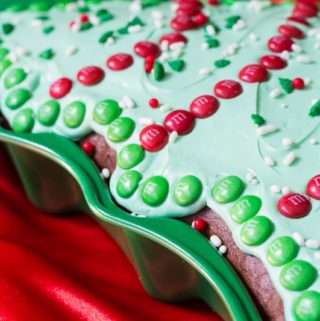 This easy Christmas tree cake recipe is simple enough for even a novice baker to pull off! Make this recipe for yourself or to give as a lovely edible gift.