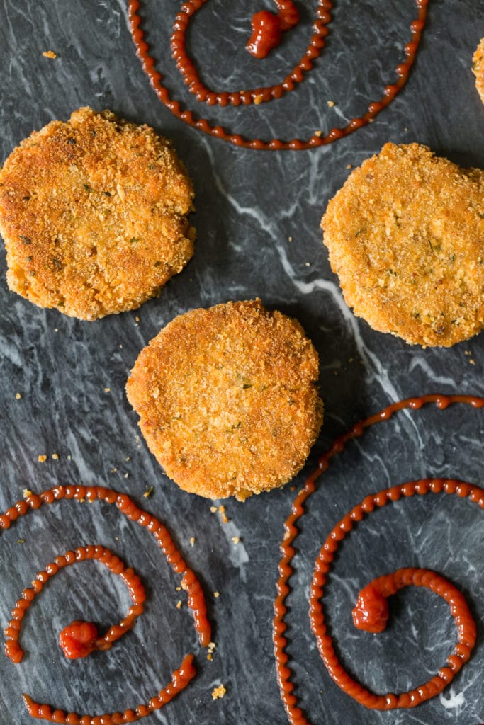 Crispy crunchy salmon patties, or salmon cakes, are made with just four ingredients plus a little oil for the pan. Everyone loves them!