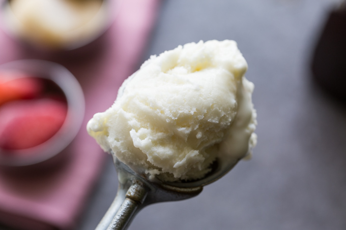 Vanilla frozen yogurt closeup